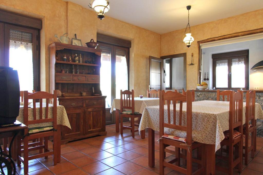 Hotel Los Arrenes De Tarancueña Exteriör bild